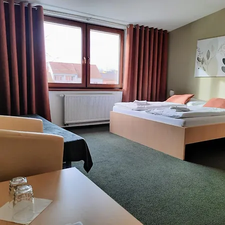 게스트하우스 Maderic 3*